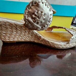 Jack Rogers - Gold Shelby (like new)